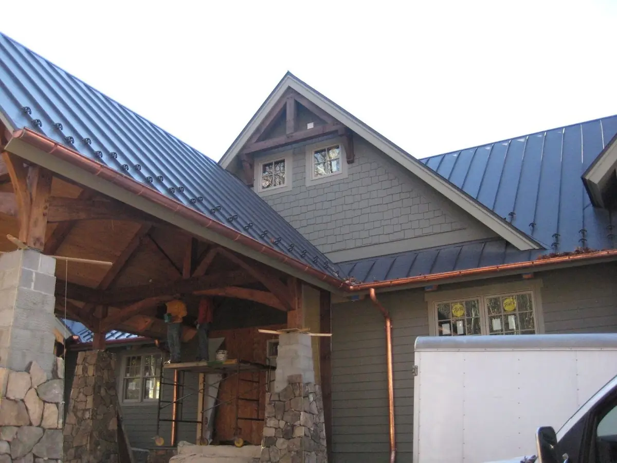 Craftsman Roofing team delivering quality roofing work in Englewood